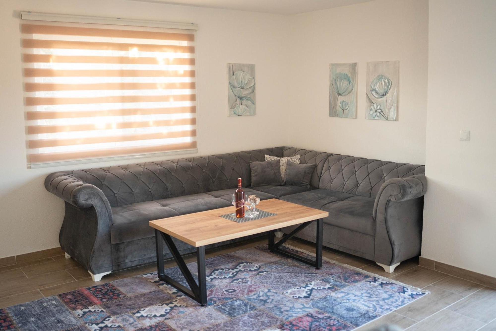 Apartmani Elegance Тузла Екстер'єр фото