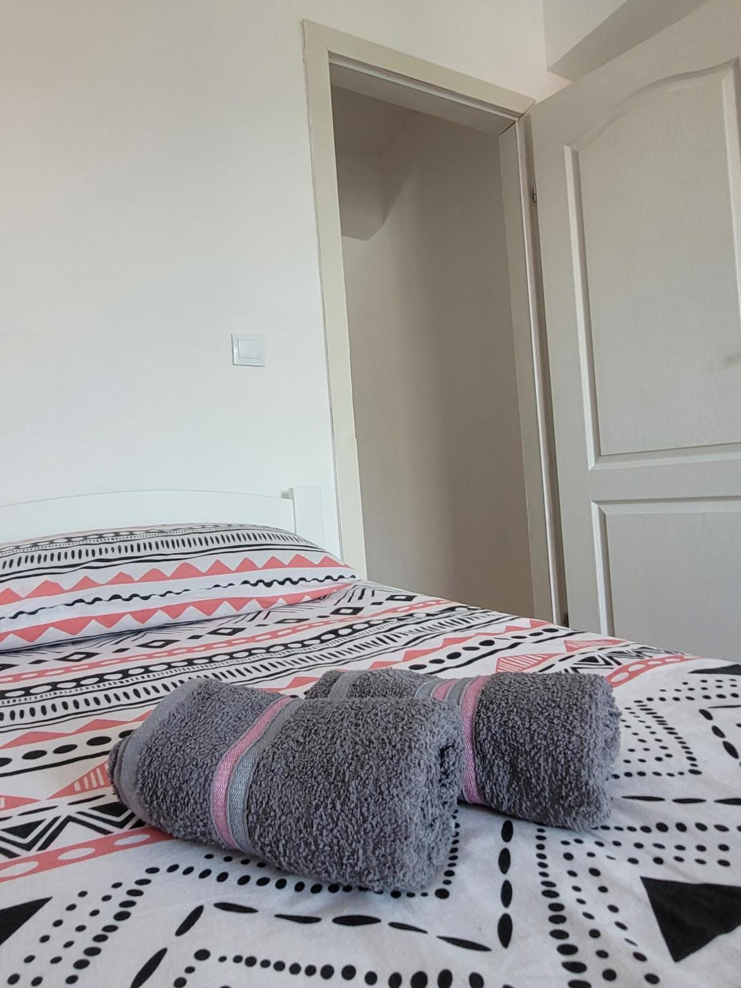 Apartmani Elegance Тузла Екстер'єр фото