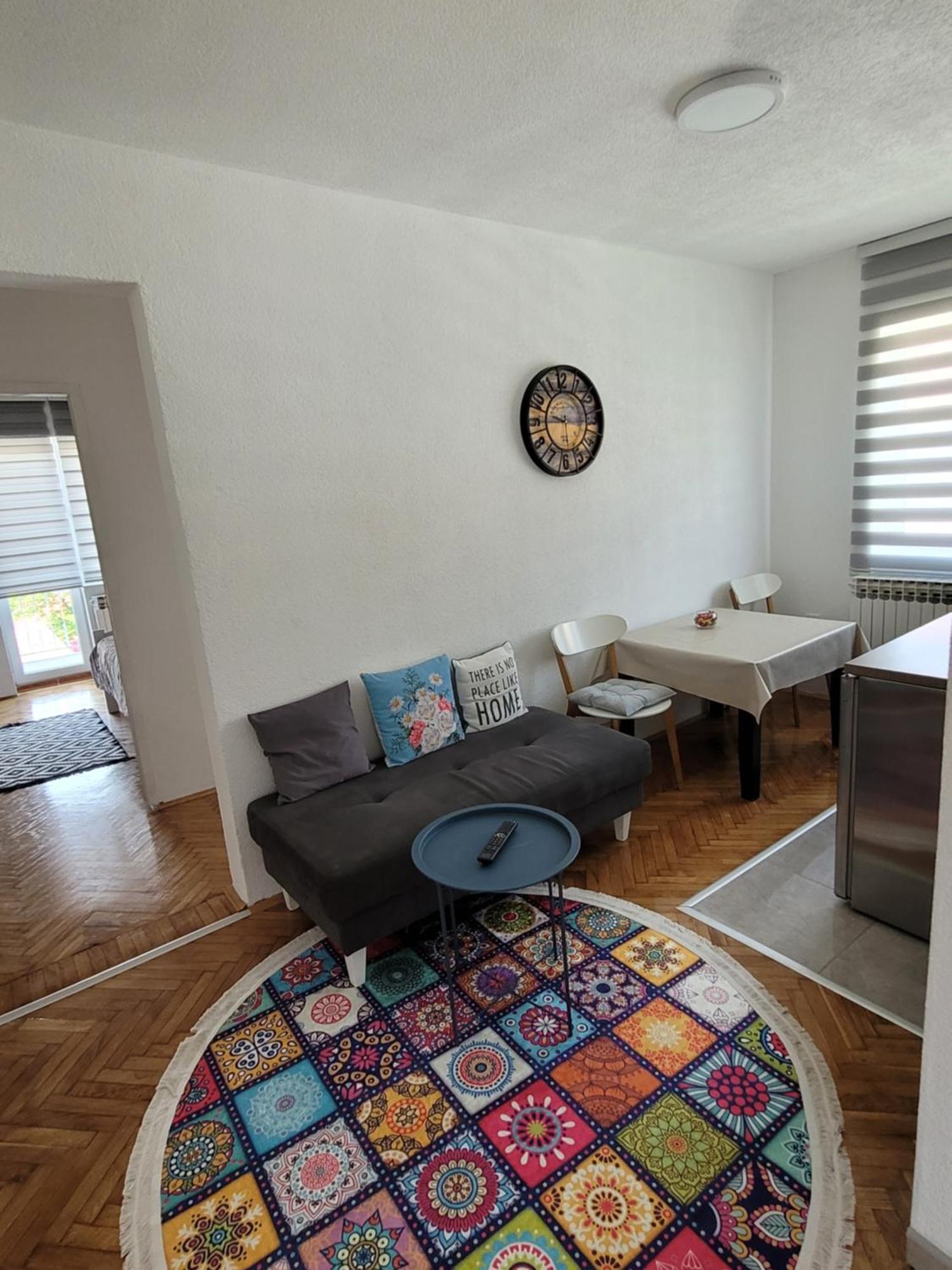 Apartmani Elegance Тузла Екстер'єр фото