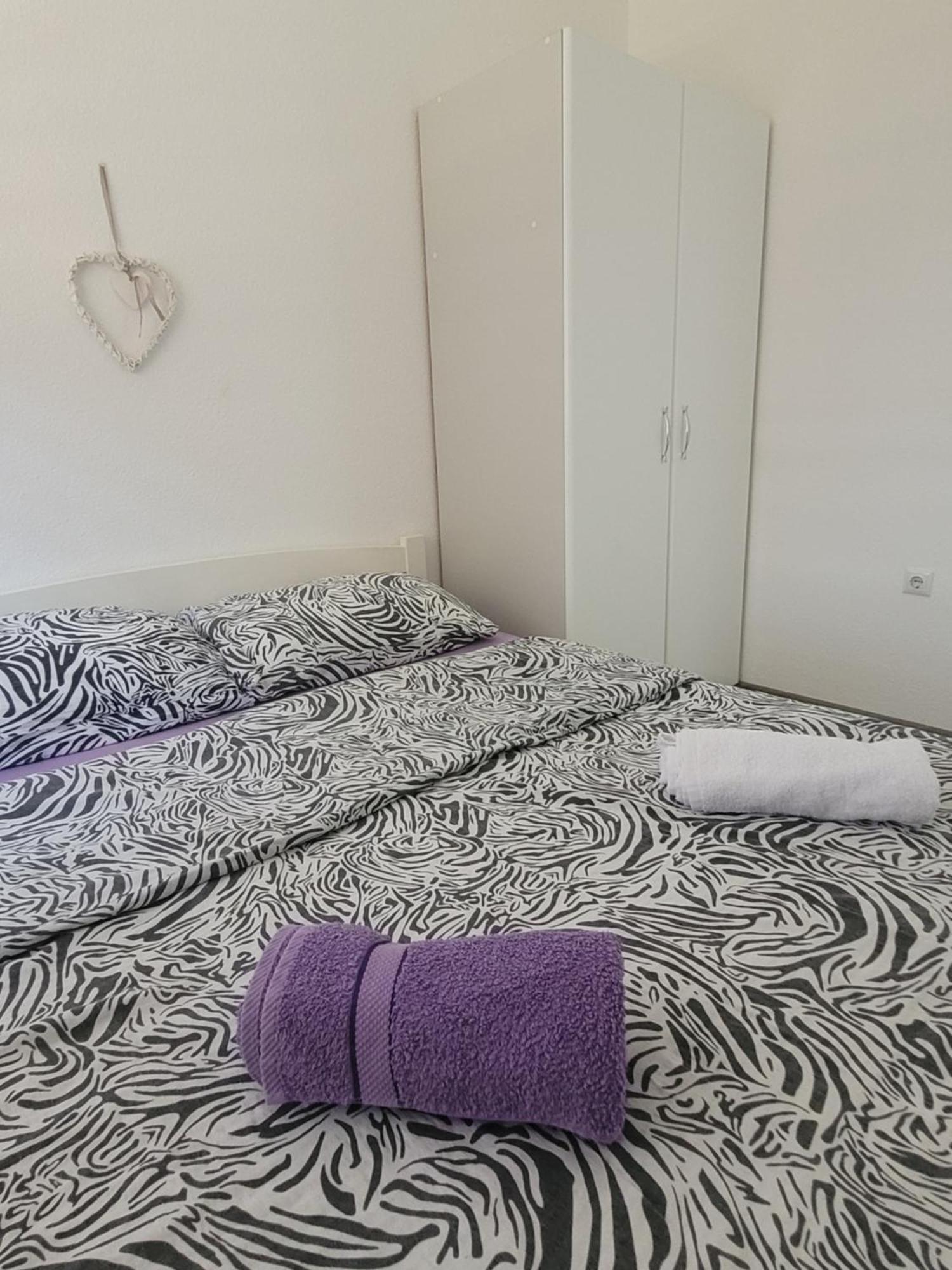 Apartmani Elegance Тузла Екстер'єр фото