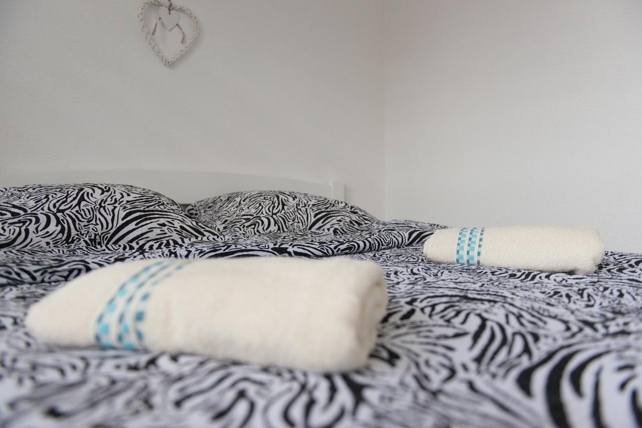 Apartmani Elegance Тузла Екстер'єр фото