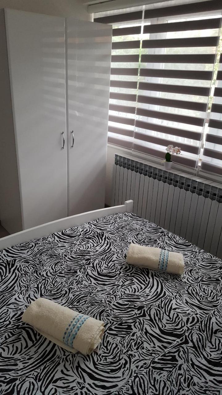 Apartmani Elegance Тузла Екстер'єр фото